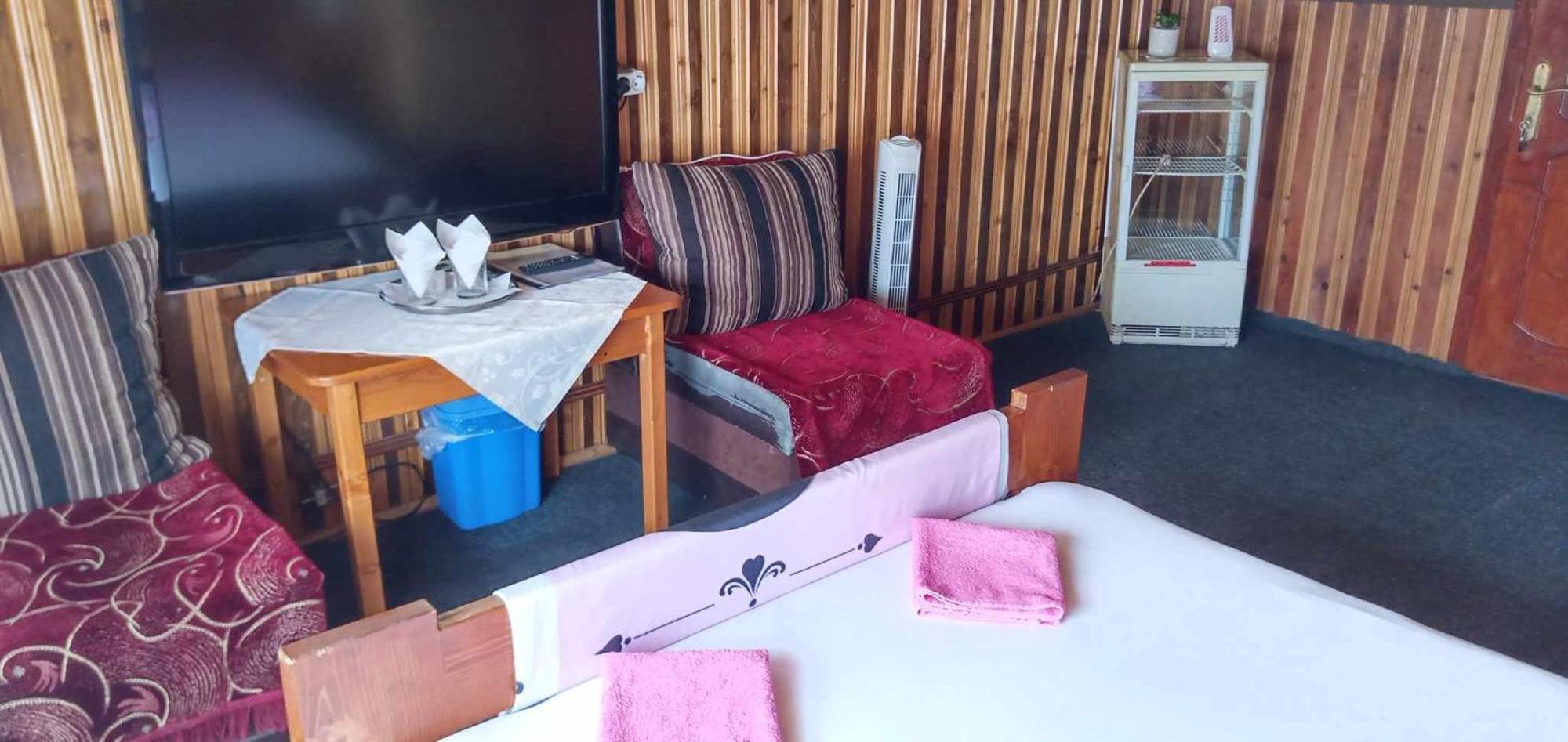 Hostel Intim 95 Ron Bîrlad Zewnętrze zdjęcie